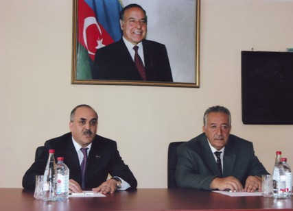 Səlim Müslümov şöbə müdirlərinə tapşırıq verdi: "Vətəndaşların şikayətlərinə qısa müddətdə baxılmalıdır"