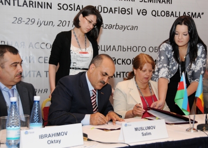 Səlim Müslümov moldovanlarla protokol imzalayıb (FOTOLAR)