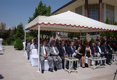 Rövnəq Abdullayevin adından ziyafət verilib, tanınmış simalar da orda olub