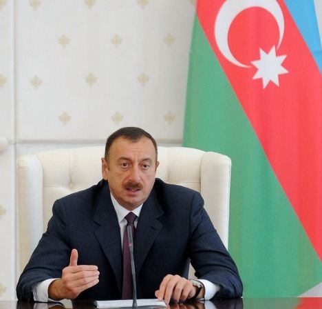 Prezident iclas keçirdi, neft hasilatının azalmasından danışdı 