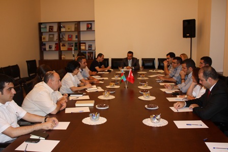 Strateji Araşdırmalar Mərkəzində türkiyəli jurnalistlərlə görüş keçirilib