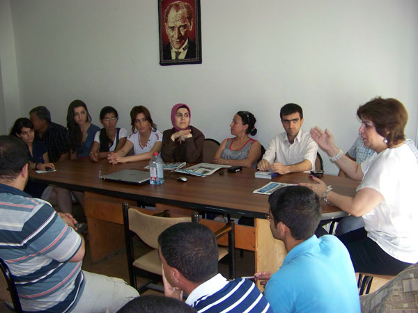 Gülər Əhmədova "Mərkəz"in kollektivini cavanlaşdırır (FOTO)
