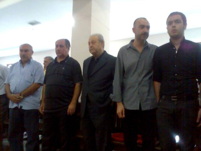 Eks-prezident Təzəpirdə oğlunun dəfnində iştirak edir (FOTO)