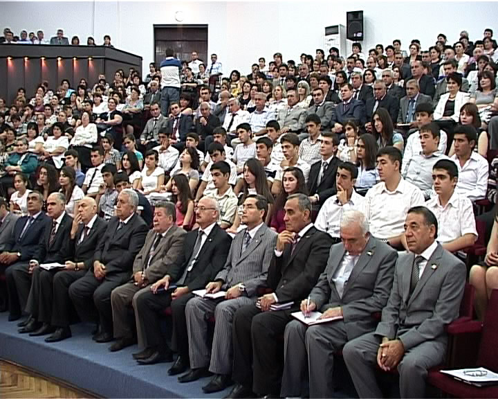 Elmar Vəliyev ali təhsildən imtina edən gəncəli tələbələrə xoş xəbər verdi (FOTOLAR)