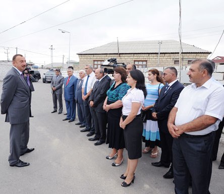 İlham Əliyev: "İki il yarım ərzində Bakının bütün qəsəbələrində sosial məsələlər həllini tapacaq"