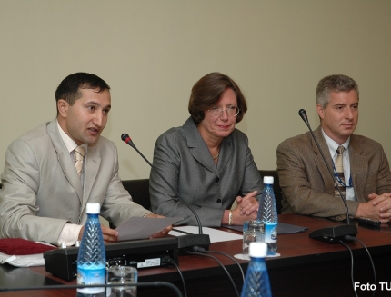 «Vikiliks» Enn Dersi ilə Pərviz Həşimlinin görüşündən yazıb 