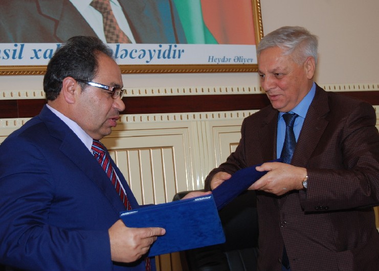 İki rektor əməkdaşlıq müqaviləsi imzaladı (FOTOLAR)
