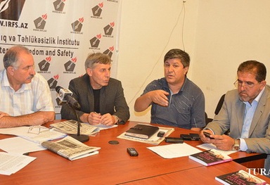 Redaktorlar Birliyi qəzetlərə təzyiqləri müzakirə edib