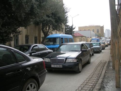 Bakıda yollara avtobus sürücüləri nəzarət edir... (Avtomobili olan jurnalistlərdən maraqlı açıqlamalar)