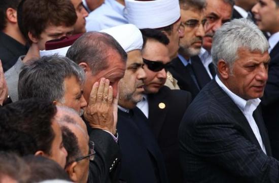 Ərdoğanın anasının yasında Azərbaycandan hansı deputatlar iştirak edib?