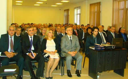 Samir Şərifov Maliyyə Nazirliyinin işçilərinə medallar və təşəkkürnamələr verdi