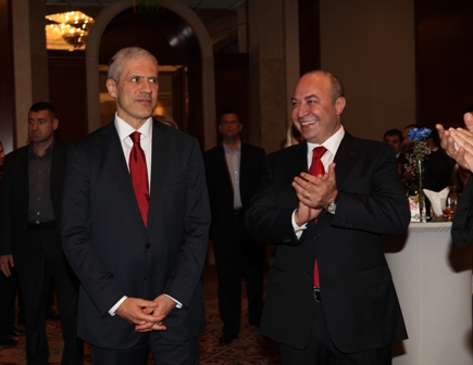 Prezident Eldar Həsənovun təşkil etdiyi tədbirə qatılıb