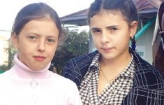 İki uşaq doğum evində dəyişik düşüb, həqiqət 12 ildən sonra üzə çıxıb