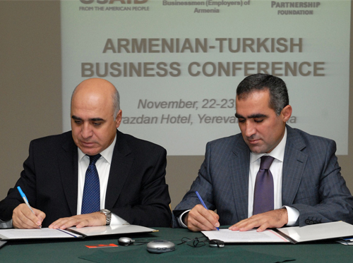 Türk biznesmenlərindən ibarət böyük qrup Ermənistana gəlib