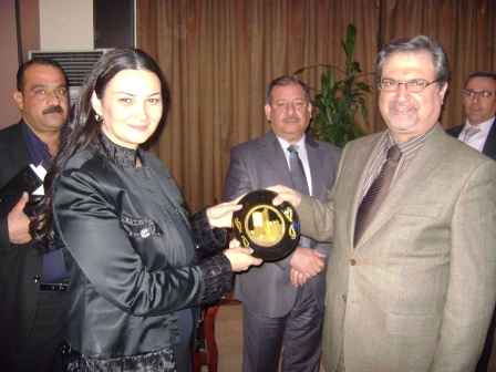 Qənirə Paşayeva İraq naziri ilə görüşüb