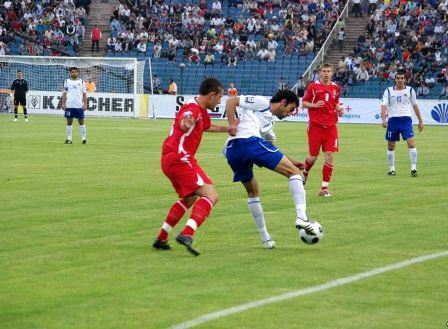 Azərbaycan futbolu - “Top həm düşər, həm qalxar”