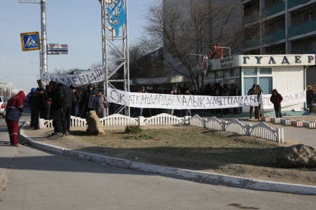 Qazaxstanın Aktau şəhərində aksiyalar yenidən başlanıb (FOTO)