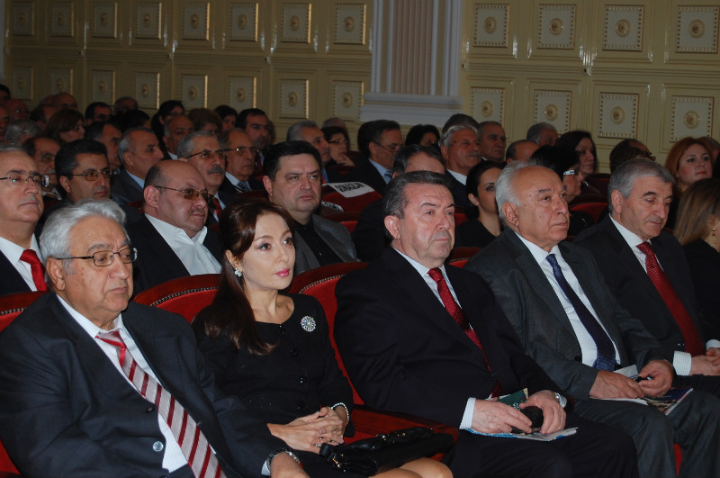 BDU-da ziyalıların Hacıbala Abutalıbova müraciət etmək təklifi səsləndirildi