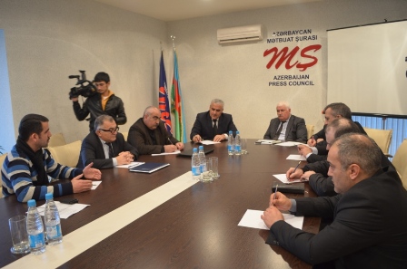 Mətbuat Şurasında qəzet satışının problemləri müzakirə olunub