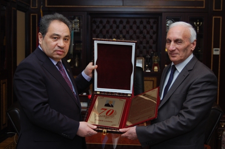 Abel Məhərrəmov Cahangir Məmmədlini təbrik edib - FOTOLAR