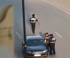 Sürücülərdən rüşvət alan 3 yol polisinə 311-ci maddə ilə cinayət işi açılıb - VİDEO
