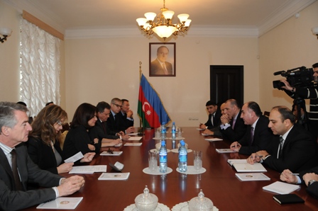 Elmar Məmmədyarov fransız senatorların suallarına cavab verib