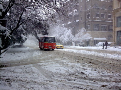 Azərbaycanın rəsmilərinə inansaq, indi Bakıda +15 dərəcə isti var... - REPLIKA
