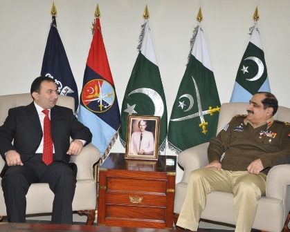 Azərbaycanlı diplomat pakistanlı generalla görüşüb
