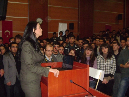 Qənirə Paşayeva  Pamukkale Universitetində Xocalı qətliamından danışıb
