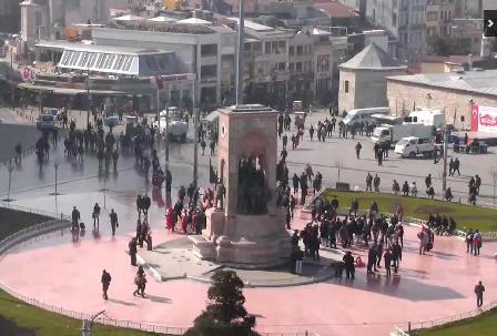 İstanbulun Taksim meydanında Xocalı mitinqinə axın var