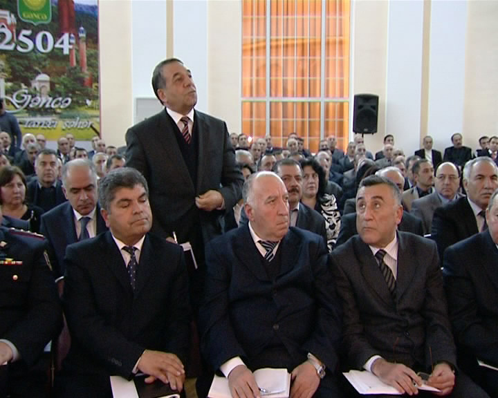 Elmar Vəliyevin müavini istefa verdi