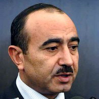 Əli Həsənov: “Azərbaycanla İranı bir-birinə düşmən etmək istəyirlər”