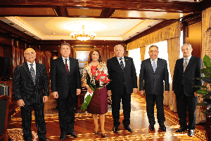 Bahar Muradovaya Məclisin Fəxri medalı verilib - FOTO