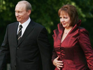 Şok: Putinin 54 yaşlı arvadı hamilədir