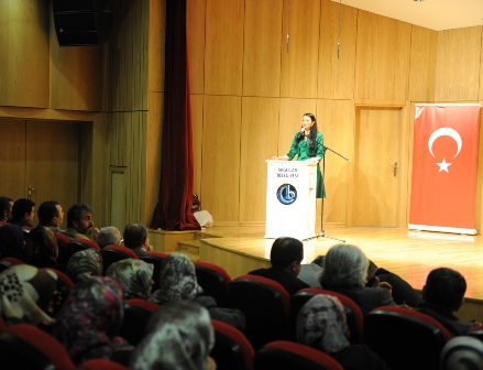 Qənirə Paşayeva İstanbulda Qarabağ problemdən danışıb 