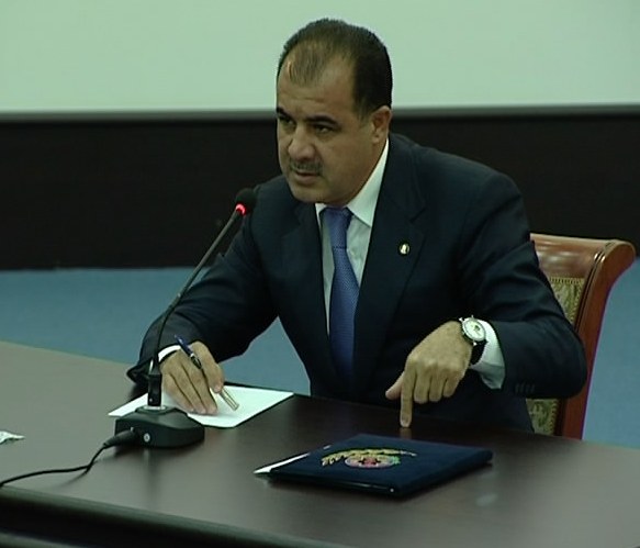 Elmar Vəliyev öz kadrını vəzifədən kənarlaşdırdı
