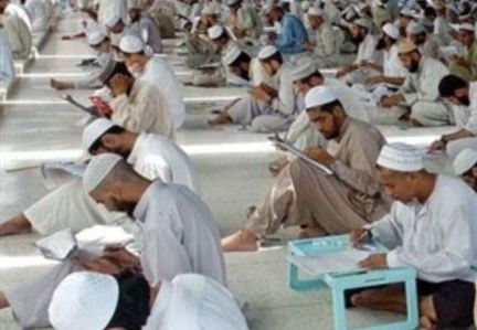 Təhsil Nazirliyi – “Biz dini təhsil üçün xaricə tələbə göndərmirik”