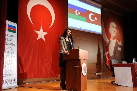 Azərbaycanlı deputat Türkiyədə simpoziumda çıxış edib