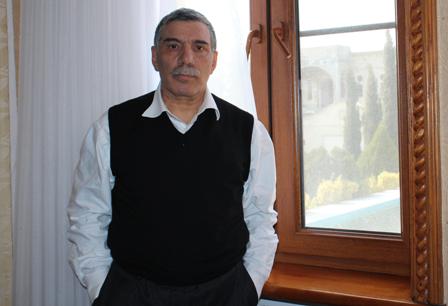 Zəlimxan Yaqub Gürcüstana gedib: “Səhhətimə görə bütün fəaliyyətim dayanıb”