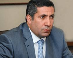 Siyavuş Novruzov: “İsa Qəmbər də bir nümunə göstərsin” 