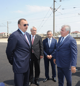İlham Əliyev yeni  yolda sükan arxasına özü keçib - FOTOLAR