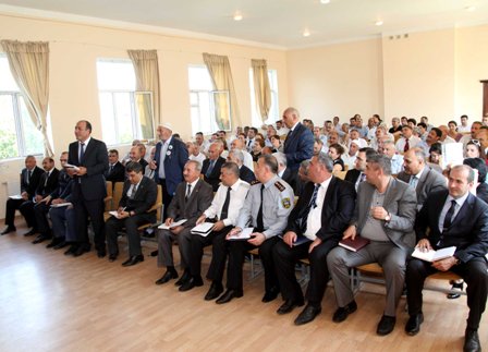 Binəqədinin yeni icra başçısı 145 sakinin şikayətini dinləməli olub - FOTO