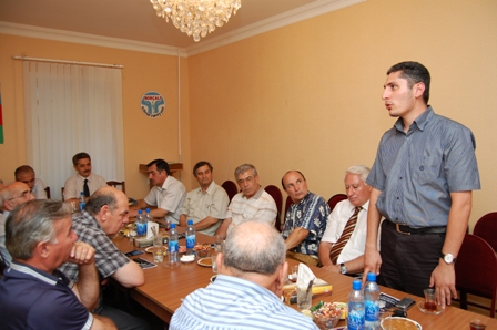Qardaşı İsaxan Aşurovun vəsiyyətindən danışıb