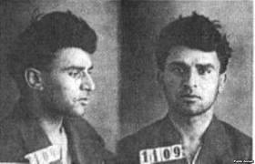 Mikayıl Müşfiqin türmədəki şəklinə... 