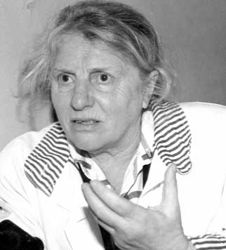 Gənc Tamaşaçılar Teatrının direktoru Cənnət Səlimovanın işdən çıxarıldığını təkzib etdi
