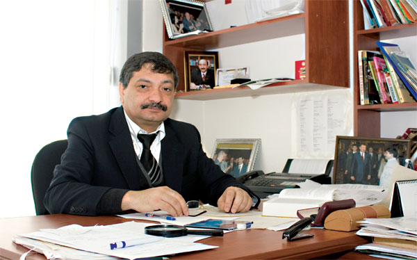 Tanınmış kulinar düzgün qidalanma haqda: “Qabağınıza nə qoyuldu, yeməyin”  