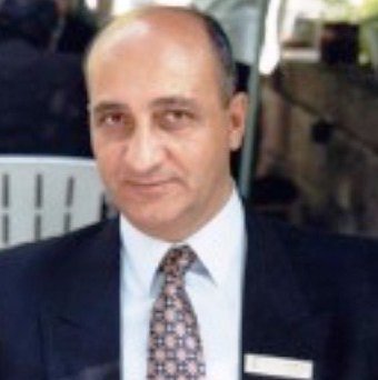 “Qürbəti kimsə sevməzdi, şairlər yazmadan öncə....”
