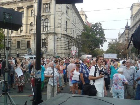 Ermənilər Macarıstanda Ramil Səfərovun əleyhinə aksiya keçirib – FOTOLAR