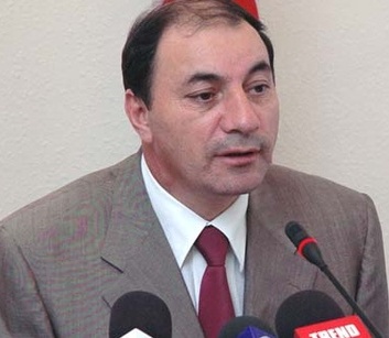 Əvəz Ələkbərov: “Vəzifədən çıxarılanda iclas keçirirdim”