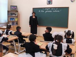 Müəllimlər günü - bu tarixə sevinənlər və ondan əziyyət çəkənlər...